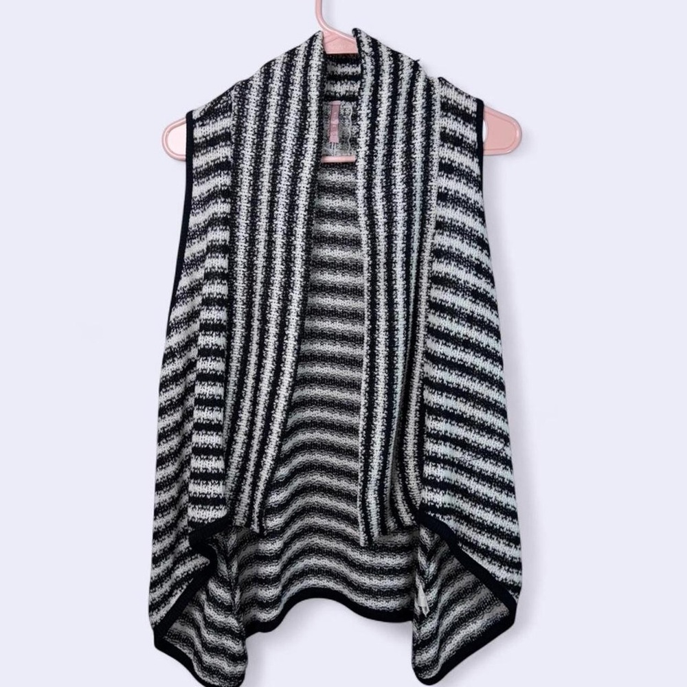 Mauve Striped Open Knit Vest
Size: Large